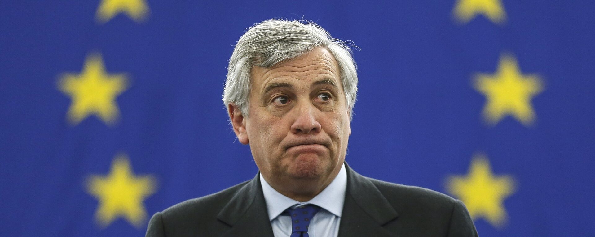 Antonio Tajani recebe aplausos após ser eleito presidente do Parlamento Europeu, em Estrasburgo, leste da França, 17 de janeiro de 2017 - Sputnik Brasil, 1920, 21.02.2023