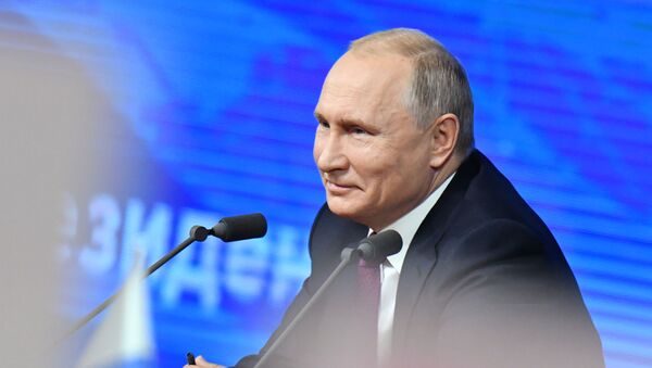 Presidente russo, Vladimir Putin, durante a coletiva de imprensa anual, 20 de dezembro de 2018 - Sputnik Brasil
