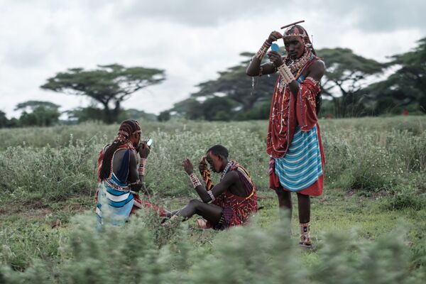 Guerreiros masai se preparam para competições esportivas na fronteira do Quênia e da Tanzânia, 15 de dezembro de 2018 - Sputnik Brasil