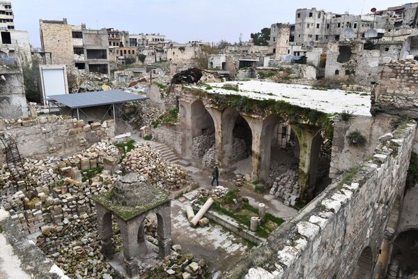Sinagoga em ruínas em Aleppo, na Síria - Sputnik Brasil