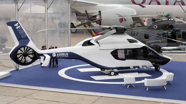 Helicóptero Airbus H160 no stand da fabricante no salão de Le Bourget - Sputnik Brasil