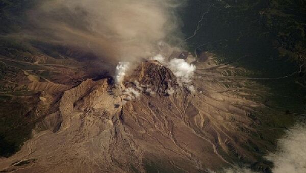 Vulcão Shiveluch, localizado na península de Kamchatka, é um dos mais ativos do mundo - Sputnik Brasil