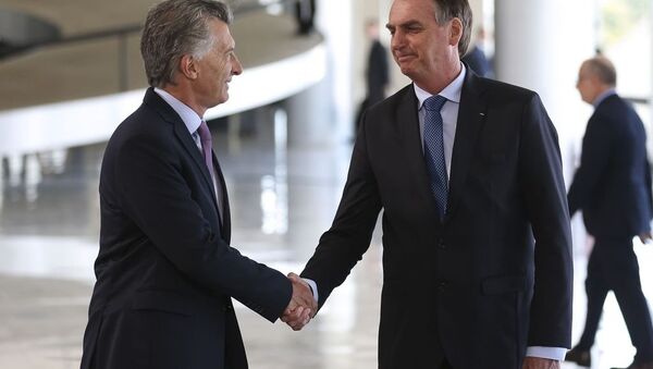 Presidente Jair Bolsonaro recebe o presidente argentino, Mauricio Macri no Palácio do Planalto - Sputnik Brasil