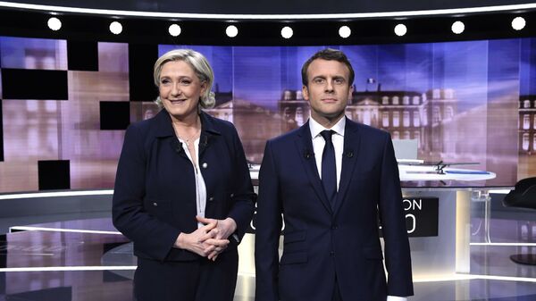 Emmanuel Macron e Marine Le Pen, em La Plaine-Saint-Denis, perto de Paris, na França, 3 de maio de 2017 - Sputnik Brasil