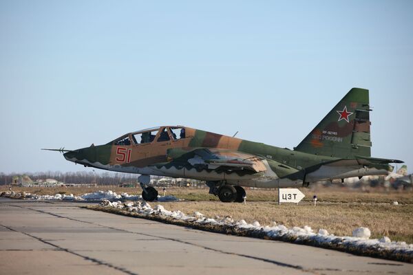 Aeronave de combate Su-25SM3 no território de Krasnodar, durante manobras táticas de voo no sul da Rússia - Sputnik Brasil