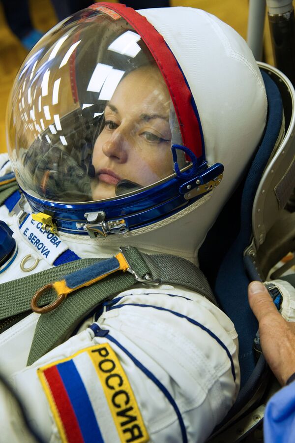 Cosmonauta da Roscosmos Elena Serova, membro da tripulação principal da espaçonave de transporte tripulada Soyuz TMA-14M - Sputnik Brasil