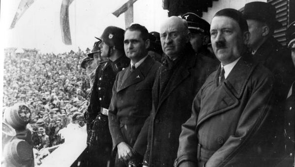 Rudolf Hess, Henri de Baillet-Latour e Adolf Hitler - Sputnik Brasil