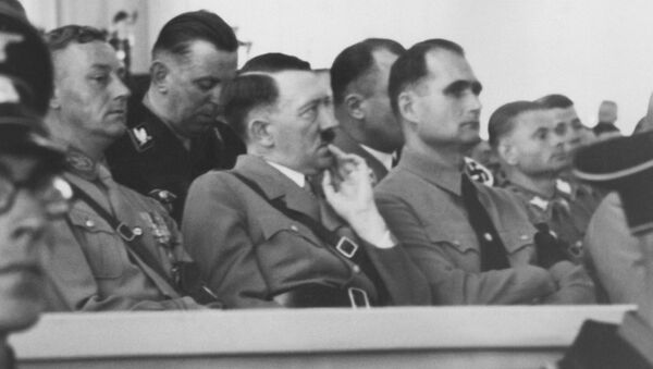 Adolf Hitler e Rudolf Hess - Sputnik Brasil