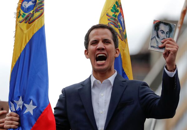 Juan Guaidó durante manifestação contra o presidente venezuelano, Nicolás Maduro, em Caracas - Sputnik Brasil