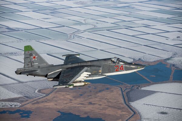 Aviões Su-25SM3 durante exercícios táticos de voo no território de Krasnodar, Rússia - Sputnik Brasil