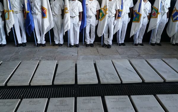 Cerimônia no Monumento Nacional aos Mortos da Segunda Guerra Mundial. - Sputnik Brasil