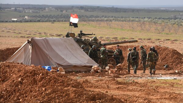 Militares das Forças Armadas da Síria durante exercícios em Aleppo - Sputnik Brasil
