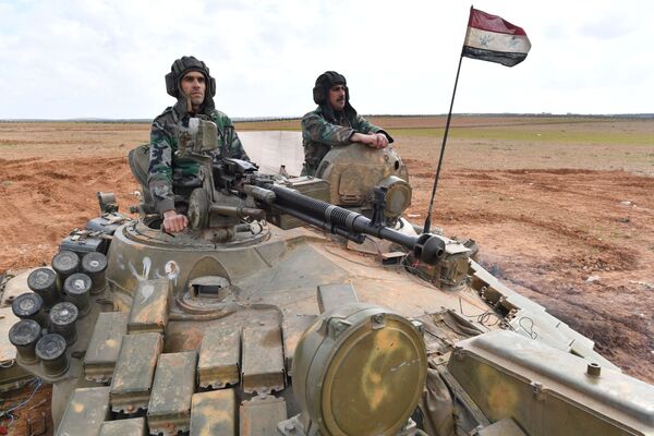 Soldados sírios se exercitando na cidade de Manbij, Aleppo - Sputnik Brasil