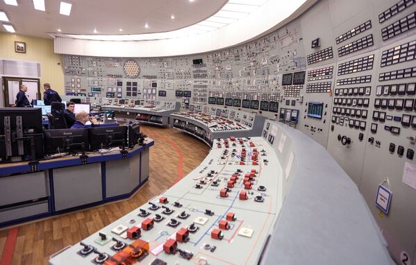 Painel de controle dos reatores da usina nuclear de Kola, localizada no Extremo Norte da Rússia - Sputnik Brasil