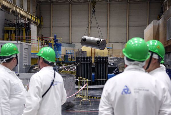 Trabalhadores da empresa russa Rosenergoatom na sala principal da usina nuclear de Kola, na região de Murmansk (Rússia) - Sputnik Brasil