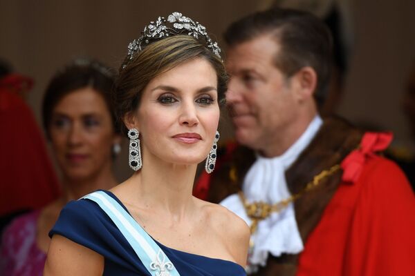 Ex-jornalista Letizia Ortiz Rocasolano, esposa do rei Felipe VI da Espanha, é considerada uma das rainhas mais belas e elegantes do mundo e ícone de moda na Espanha - Sputnik Brasil