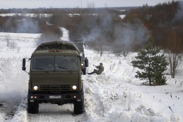 Veículos das forças especiais durante exercícios táticos no polígono de Dubrovka, Rússia - Sputnik Brasil