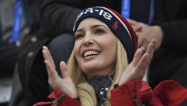 Ivanka Trump, filha do presidente dos EUA, Donald Trump, assiste a competição masculina de snowboard Big Air nos Jogos Olímpicos de Inverno de 2018 em Pyeongchang, Coreia do Sul (arquivo) - Sputnik Brasil