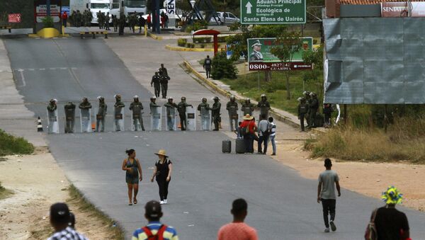 Militares bloquean la frontera entre Venezuela y Brasil en Pacaraima - Sputnik Brasil