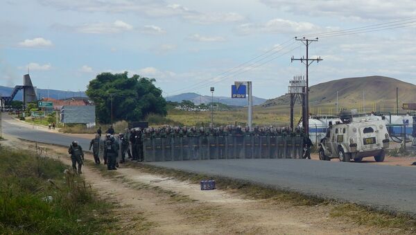 Soldados venezuelanos na fronteira com o Brasil - Sputnik Brasil