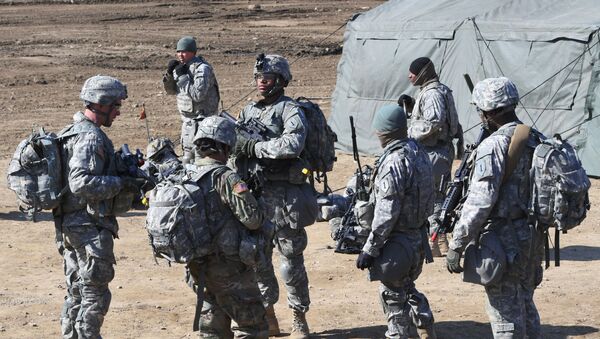 Soldados americanos se reúnem em campo de treinamento militar na cidade fronteiriça de Paju, Coreia do Sul, em 7 de março de 2017 - Sputnik Brasil