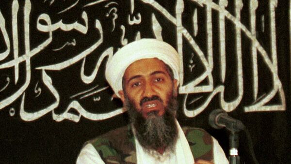 Osama bin Laden falando com jornalista em Khost, Afeganistão (foto de arquivo) - Sputnik Brasil