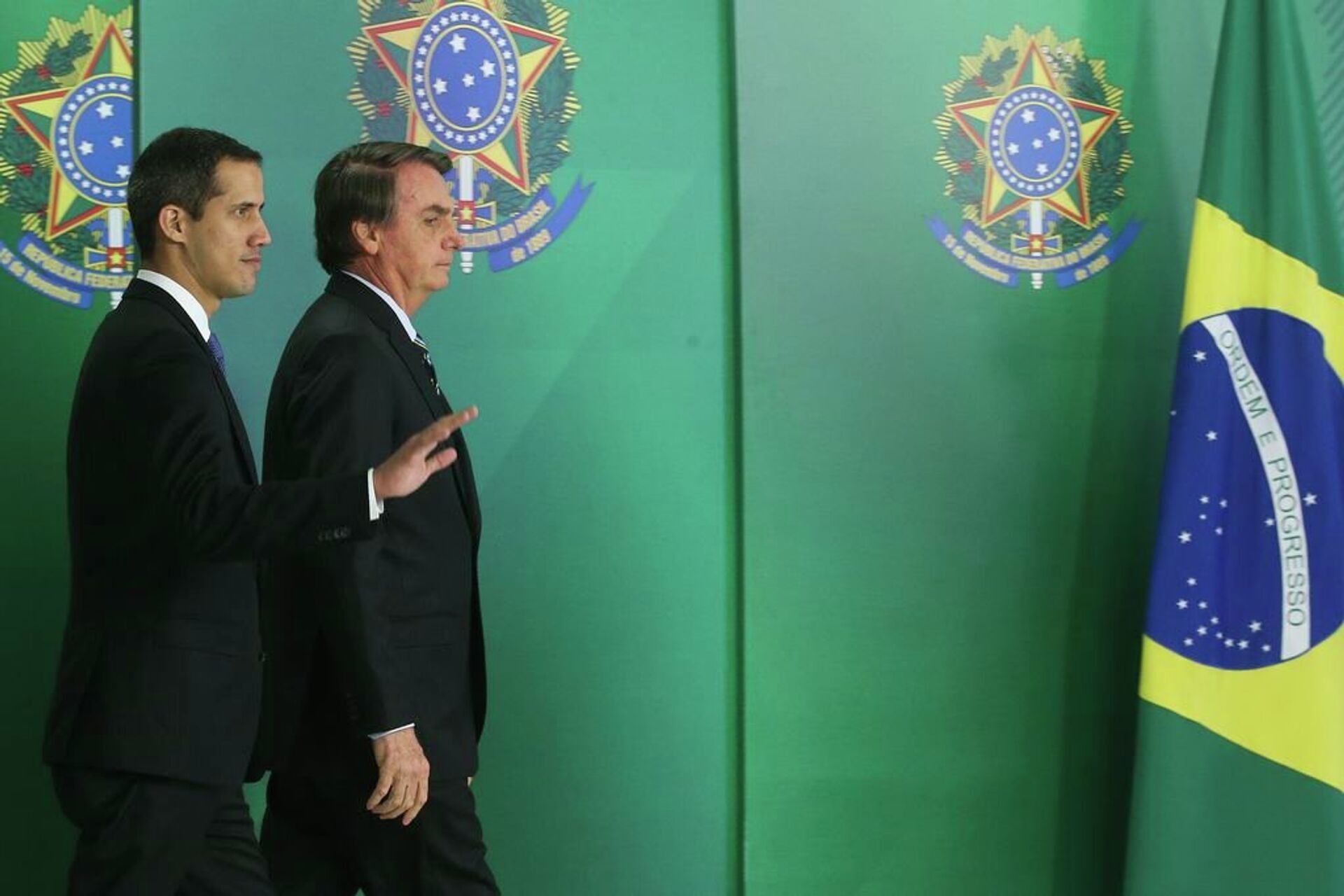 O presidente Jair Bolsonaro durante encontro com o autoproclamado presidente interino da Venezuela, Juan Guaidó, no Palácio do Planalto - Sputnik Brasil, 1920, 20.08.2022