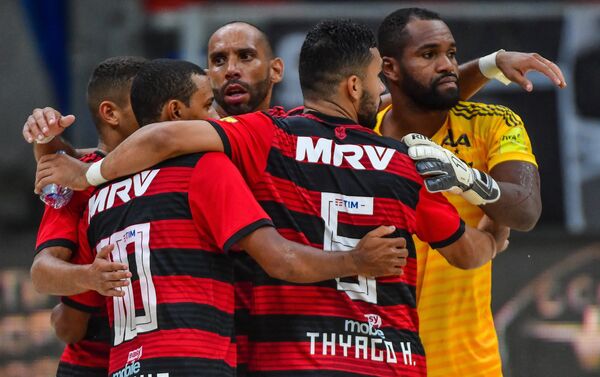 Jogadores do Flamengo após a vitória sobre o Sporting - Sputnik Brasil