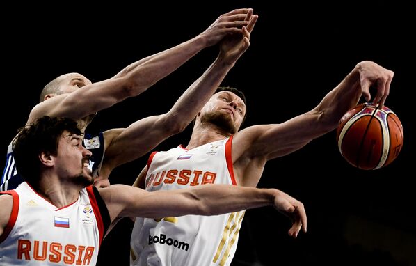 Jogo de basquetebol, entre Rússia e Finlândia, para qualificação ao Campeonato Mundial de Basquetebol Masculino de 2019 - Sputnik Brasil