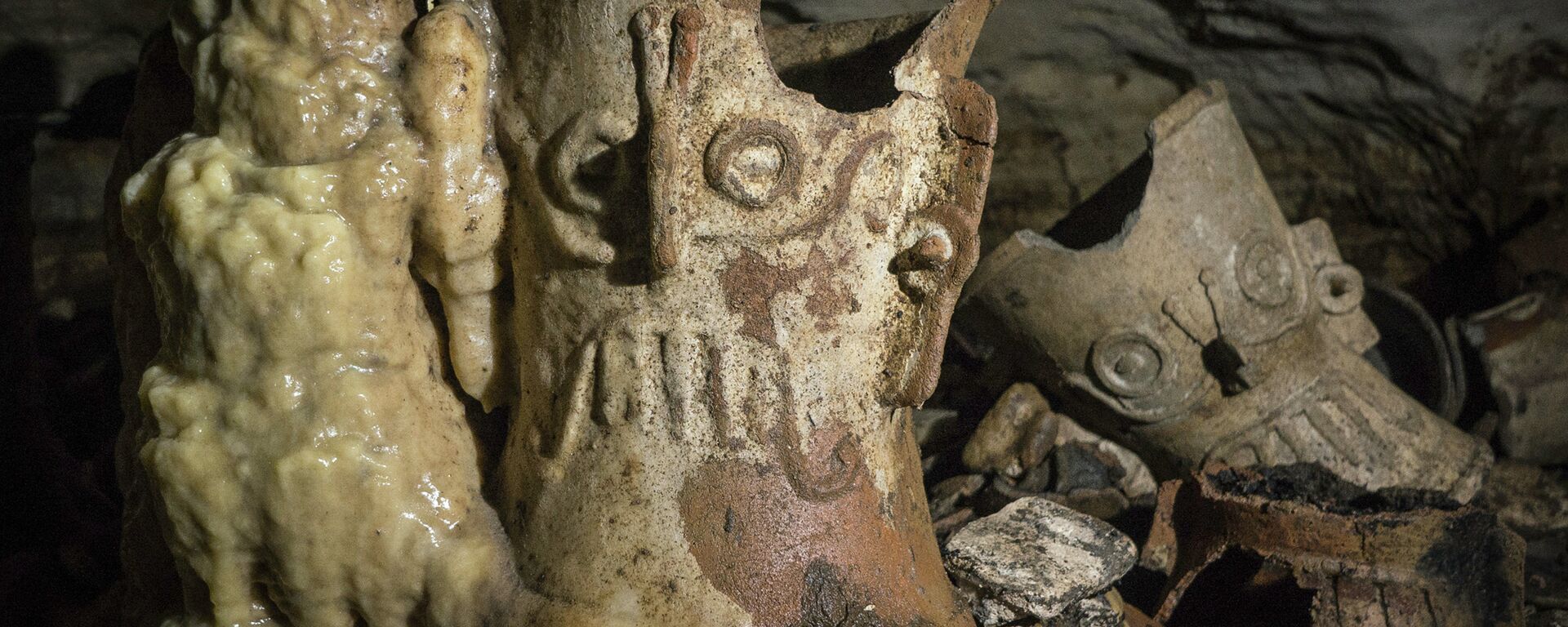 Artefatos maias na caverna Balamkú - Sputnik Brasil, 1920, 26.08.2021