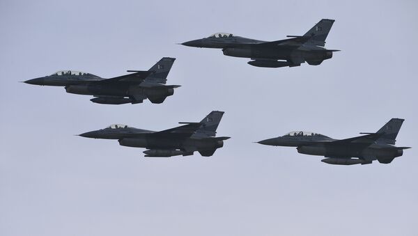 Caças F-16 da Força Aérea do Paquistão - Sputnik Brasil