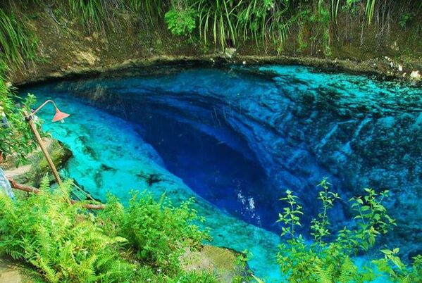 Rio Encantado de Hinatuan nas Filipinas cujas cores extraordinárias provocaram muitas lendas em volta de si - Sputnik Brasil