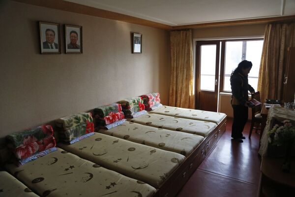 Uma habitação na residência da fábrica têxtil de Pyongyang - Sputnik Brasil