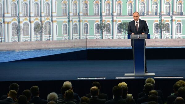 Presidente da Rússia Vladimir Putin no Fórum Econômico Internacional em São Petersburgo. - Sputnik Brasil
