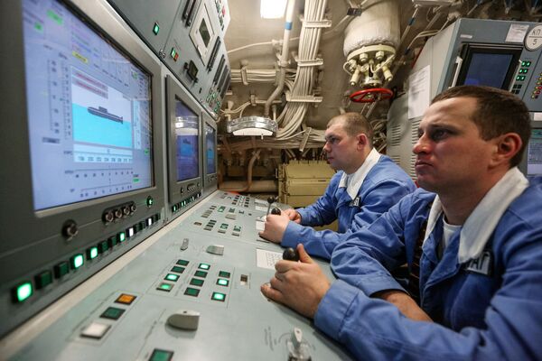 Posto de comando central do submarino nuclear russo K-535 Yuri Dolgoruky - Sputnik Brasil