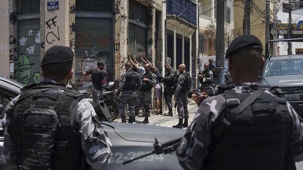 Polícia Militar no Rio de Janeiro durante operação no bairro de Santa Teresa, 8 de fevereiro de 2019 - Sputnik Brasil