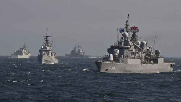 Navios militares da OTAN participam dos exércicios no mar Negro, 16 de março de 2016 - Sputnik Brasil