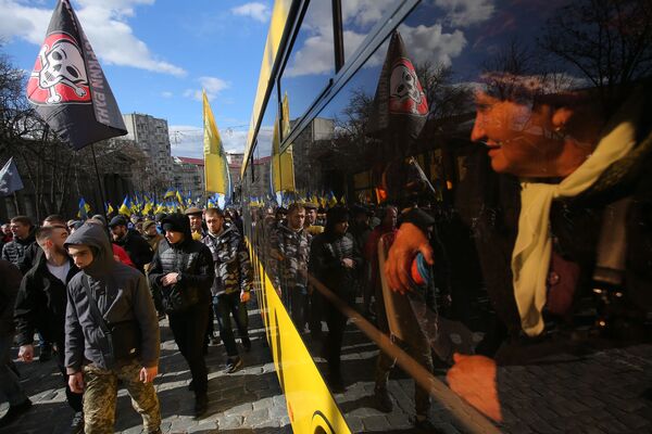 Manifestantes protestam contra a corrupção em Kiev - Sputnik Brasil