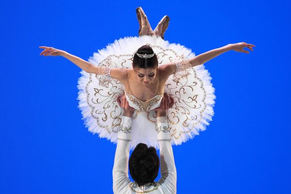 Bailarinos se apresentam no IV Concurso Nacional de Jovens Artistas Ballet Russo, em Moscou - Sputnik Brasil