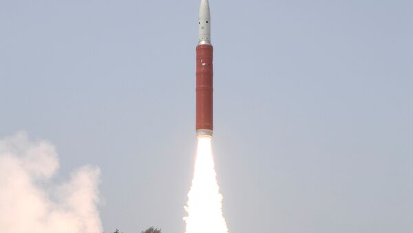 Lançamento na Índia de um míssil balístico interceptor para derrubar um satélite, 27 de março de 2019 - Sputnik Brasil