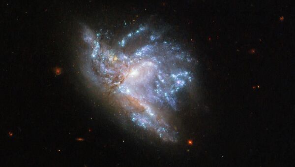 Galáxias PGC 57039 e PGC 200329 colidindo na constelação de Hércules - Sputnik Brasil