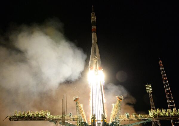 Lançamento da nave espacial Soyuz MS-12 - Sputnik Brasil