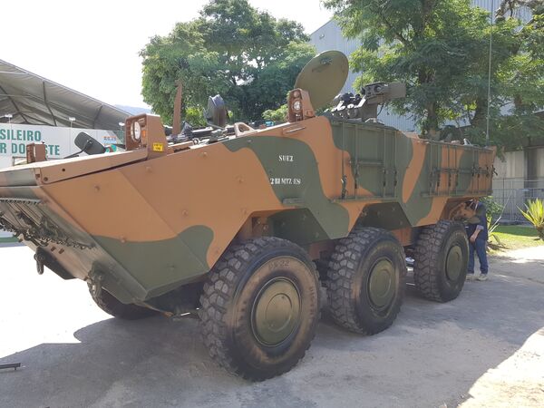 Veículo blindado Guarani, utilizado pelo Exército Brasileiro e produzido pela italiana Iveco - Sputnik Brasil