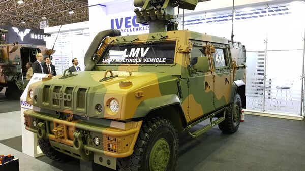 Veículo blindado LMV Lince, usado pelo Exército Brasileiro e fabricado pela italiana Iveco - Sputnik Brasil