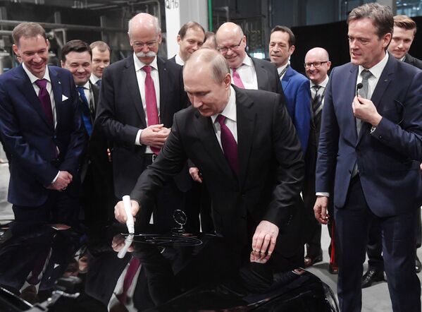 Presidente russo Vladimir Putin na cerimônia de abertura de fábrica da Mercedes-Benz - Sputnik Brasil