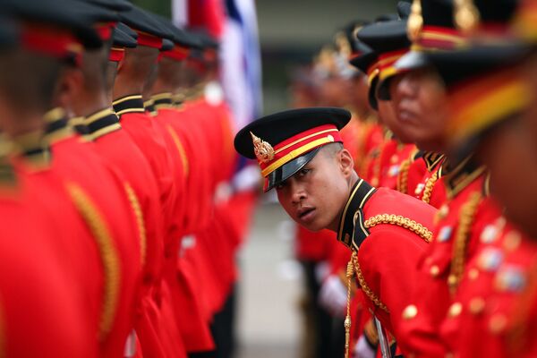 Guarda de honra se prepara para receber o chefe do Exército do Camboja - Sputnik Brasil