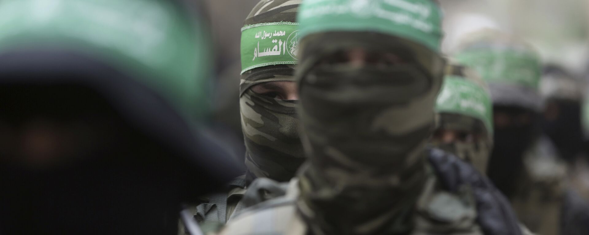 Atiradores palestinos do Hamas comparecem ao velório de seis combatentes mortos em confrontos com as forças de Israel (arquivo) - Sputnik Brasil, 1920, 09.10.2023