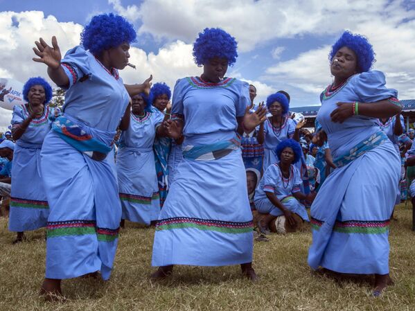 Mulheres dançam durante campanha eleitoral no Malawi - Sputnik Brasil