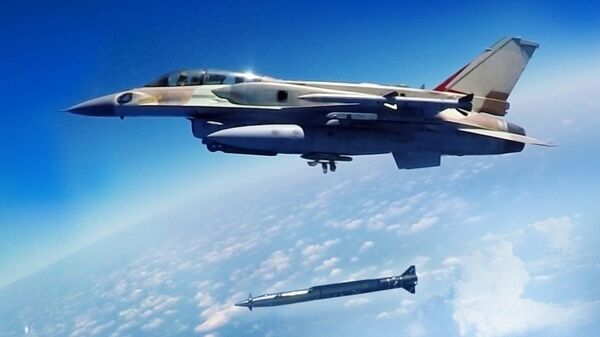 Míssil balístico hipersônico Rampage sendo lançado de avião de combate F-16 (imagem de arquivo) - Sputnik Brasil