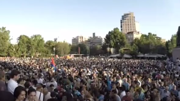 Manifestação em Yerevan - Sputnik Brasil